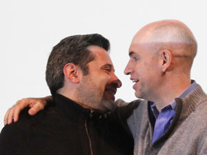 Abrazo de Santa Mar�a y Horacio Rodr�guez Larreta en la UMET en enero de 2015.